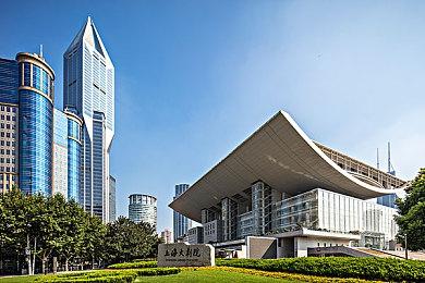 《龙珠：电光火石0》拥有两种控制选项：标准和经典